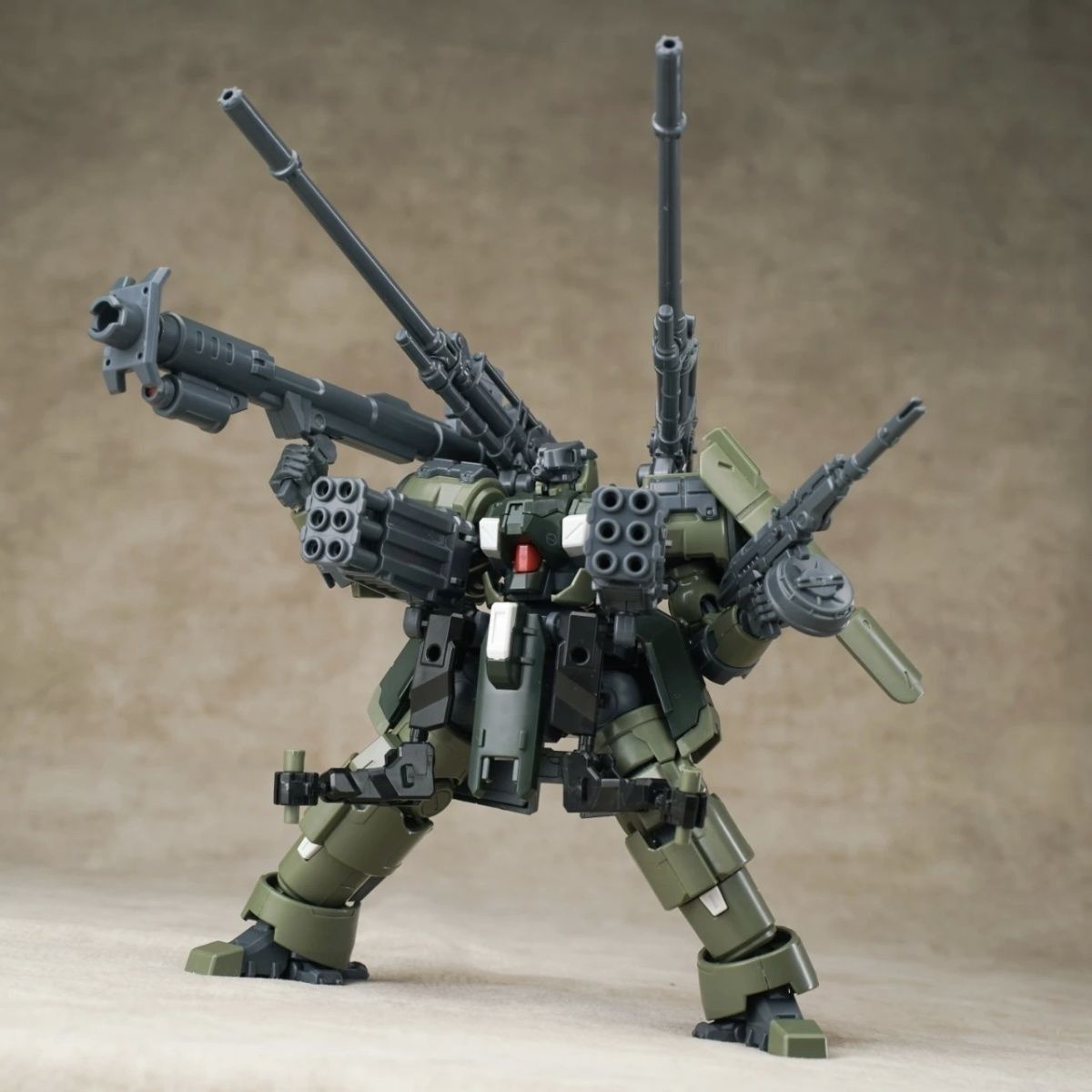 Heavy Equipment Game - Sheik Mainland ZAROV C1 1/144 Bouwbare